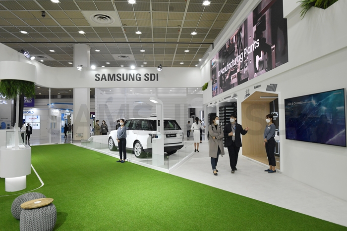Samsung SDI’s booth with green grass road