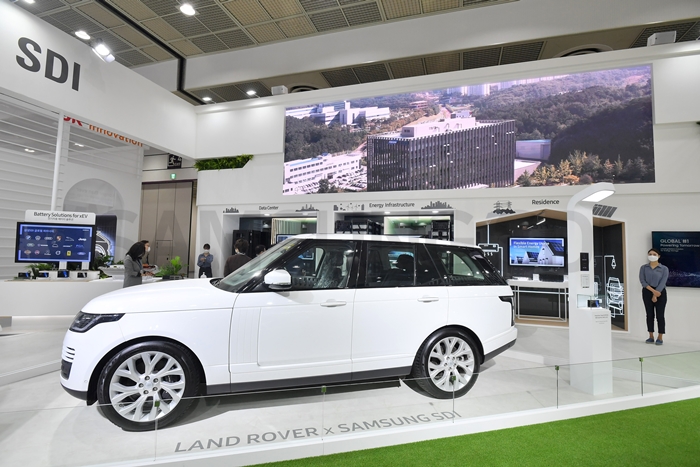 Range Rover Vogue at xEV Zone 